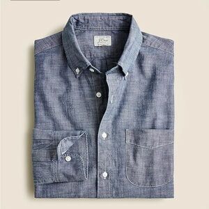 J. Crew Organic Cotton Chambray Shirt in One-Year Wash Classic Fit Medium
